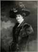 Noemie Halphen (1888-1968), baronne de Rothschild.png