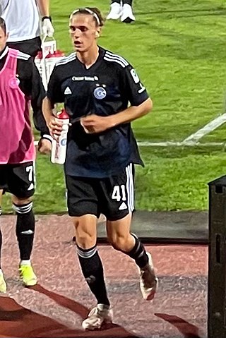 <span class="mw-page-title-main">Noah Loosli</span> Swiss footballer (born 1997)