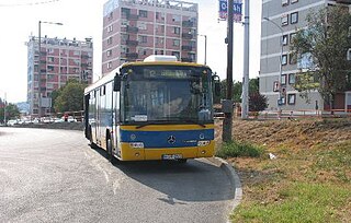 Mercedes Conecto típusú busz a 12-es vonalán Budai állomáson