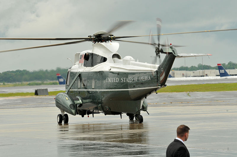 File:POTUS at North Carolina Air National Guard 130606-Z-AW931-573.jpg