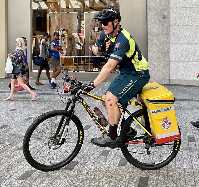 File:Paramedics of Queensland Ambulance Service Bicycle Response Team, Brisbane, Queensland, 2020 (cropped).jpg