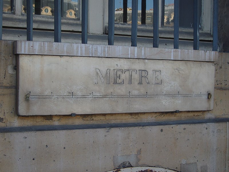 File:Paris 1er - place Vendôme - mètre étalon.JPG