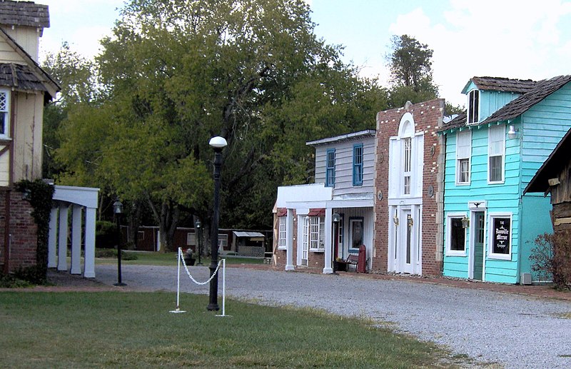 File:Pioneer Playhouse, Mainstreet museum.jpg