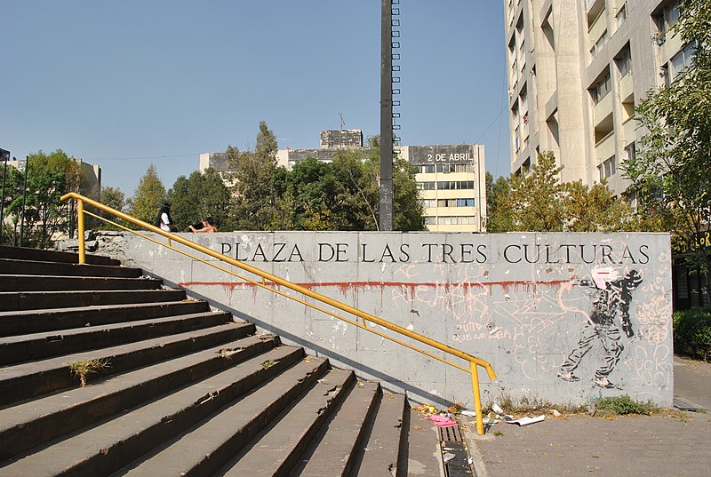 File:Plaza de las Tres Culturas - 2.JPG