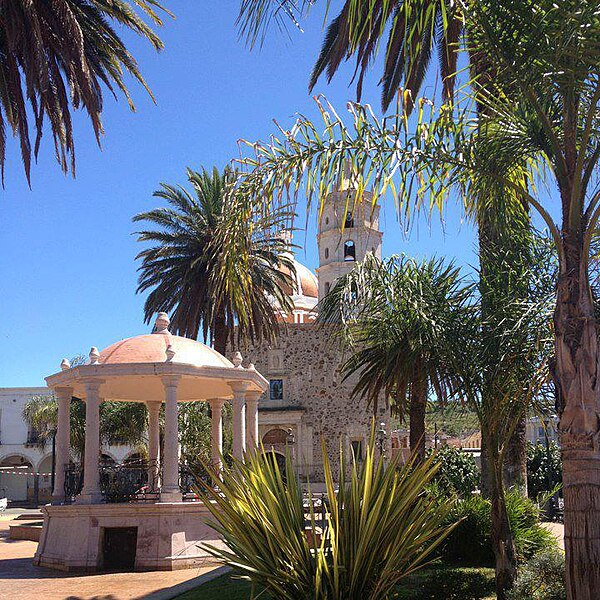 File:Plaza principal. Valle de Guadalupe, Jalisco..jpg