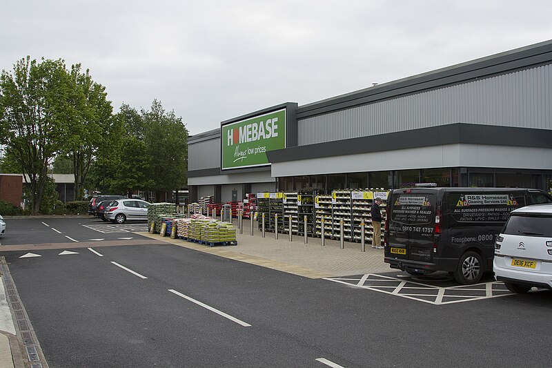 File:Pride Park Shopping area - geograph.org.uk - 5383610.jpg