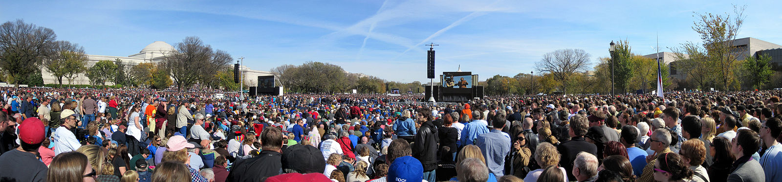 14 октября 2010. Много народу панорама. Народы панорама. Political Rally.