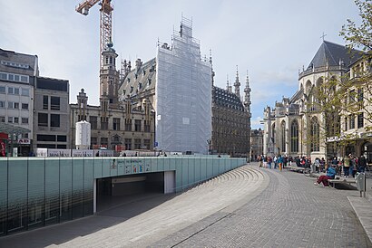 Hoe gaan naar Rector De Somerplein met het openbaar vervoer - Over de plek