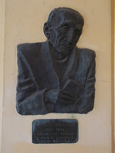 File:Relief of Sándor Szűcs by Sándor Györfi, 2018 Karcag.jpg