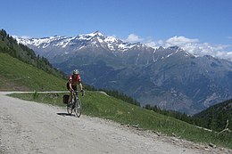 Colle delle Finestre con sullo sfondo il Rocciamelone