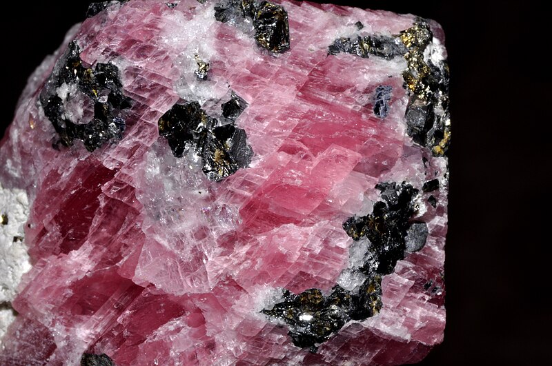 File:Rhodocrosite et pyrite 3 (Chine).jpg