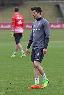 Robert Lewandowski Training-2017-03 FC Bayern Muenchen-3.jpg