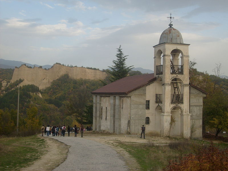 File:Rozhen Monastery TodorBozhinov (40).JPG