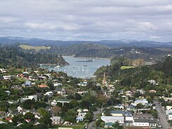 Russel con Bay of Islands.jpg