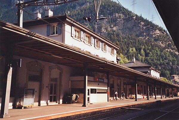 station building (2003)