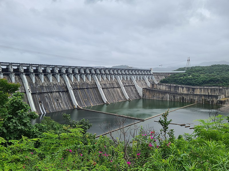 File:Sardar Sarovar dam.jpg