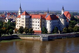 Gezicht op kasteel Hartenfels in Torgau