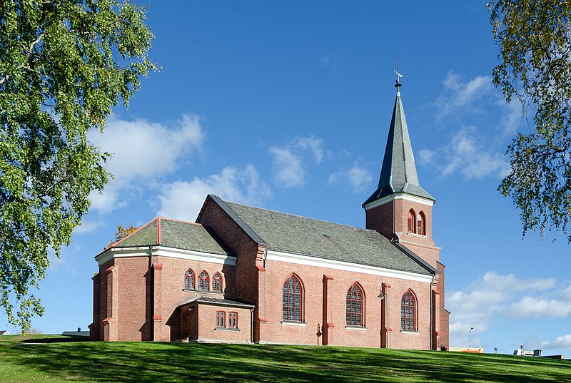 File:Skoger kirke 2018 (2).jpg