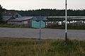 Вказівник напрямку до аеропорту в селищі Соловецький