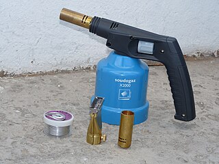 <span class="mw-page-title-main">Blowtorch</span> Fuel-burning tool for applying flame and heat for various applications