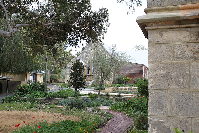 File:South Fremantle St Paul's Anglican Church manse 1.jpg