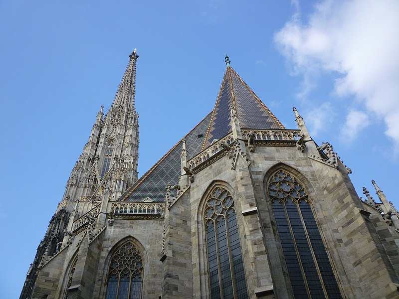 File:Stephansdom Südturm und Apsis.JPG