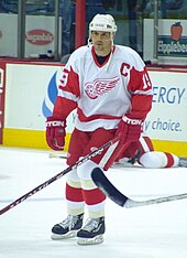 1999-00 Wayne Gretzky Hockey Detroit Red Wings Steve Yzerman Card