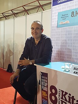 Sunay Akın at Kocaeli Book Exhibition, May 2016 (1)