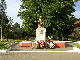 Svietlahorsk. Monument at the train station.JPG