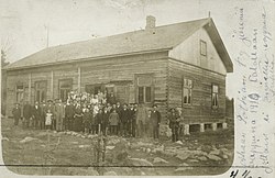 Akaan Sotkian työväenyhdistyksen jäseniä vappuna 1910.