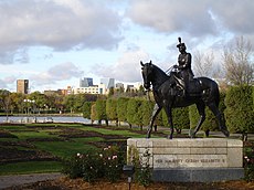 The statue of Queen Elizabeth II in Regina, Saskatchewan.jpg