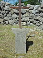 Tombe du cimetière de La Melle. Inscription : ICI REPO SE LE CORPS DE NA THALI ROUVI? DL 12 JL 1860UN DFPLR DSAME soit : Ici repose le corps de Nathali[e] Rouvi?, D[écédée] L[e] 12 J[ui]L[let] 1860. UNDF P[our] L[e] R[epos] D[e] S[on] Ame