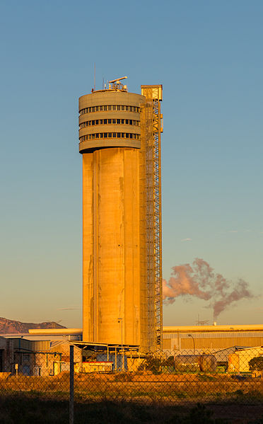 File:Torre de la estación depuradora, Puerto de Sagunto, España, 2015-01-04, DD 89.JPG