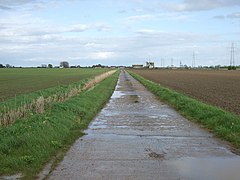 Track to sewage works - geograph.org.uk - 2920905.jpg