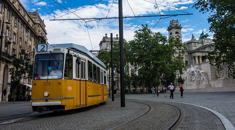 File:Tram, Kossuth Square, Hungary - Budapest (28414942971).jpg