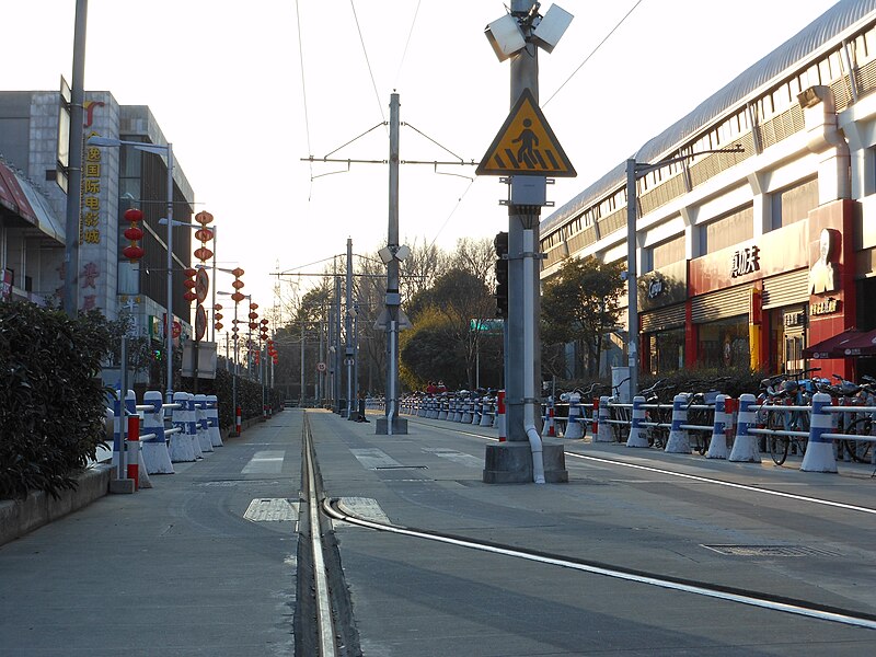 File:Tram rail at Zhangjiang Metro Station Station.JPG