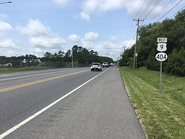 US 9/DE 404 westbound past DE 30 in Gravel Hill