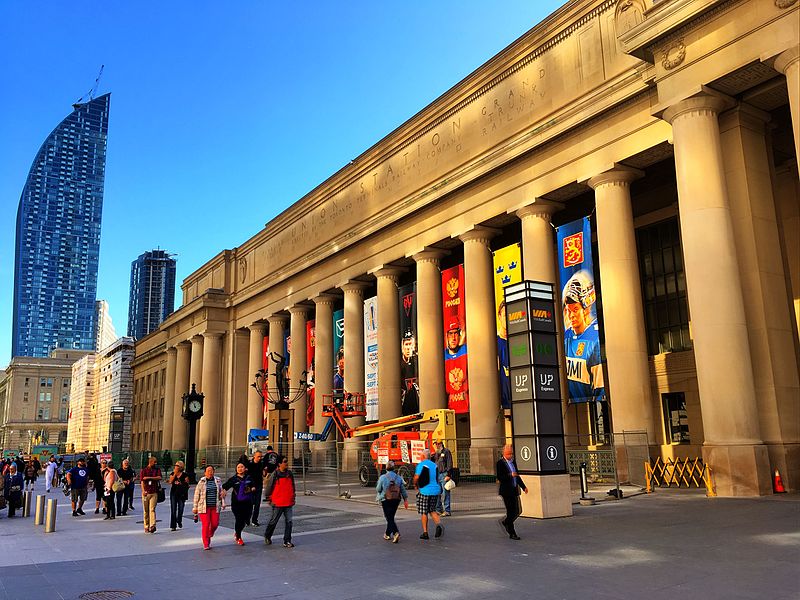 File:Union Station, Toronto (30427373561).jpg