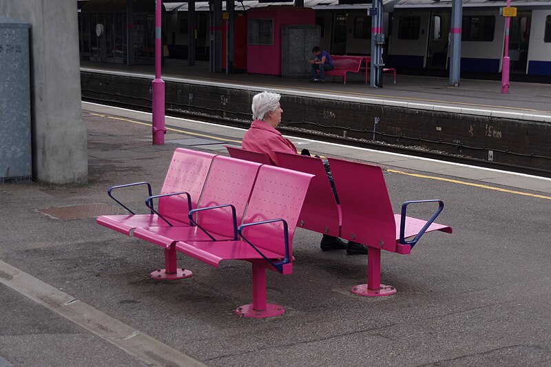 File:Upminster station MMB 02.jpg