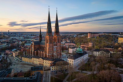 Vägbeskrivningar till Uppsala Domkyrka med kollektivtrafik