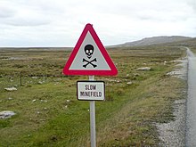 A warning sign in the Falkland Islands Vagskylt vid vagen mellan Stanley och Mount Pleasant.jpg