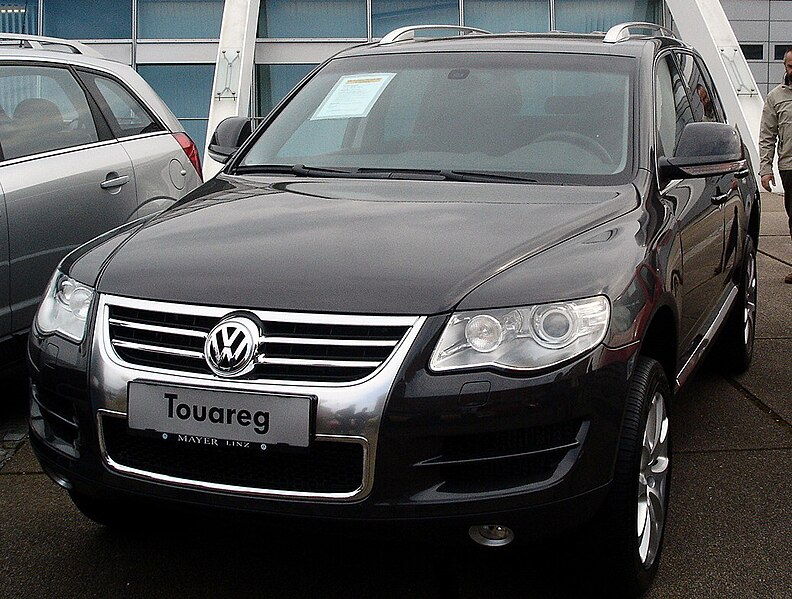 File:VW Touareg Facelift black.jpg