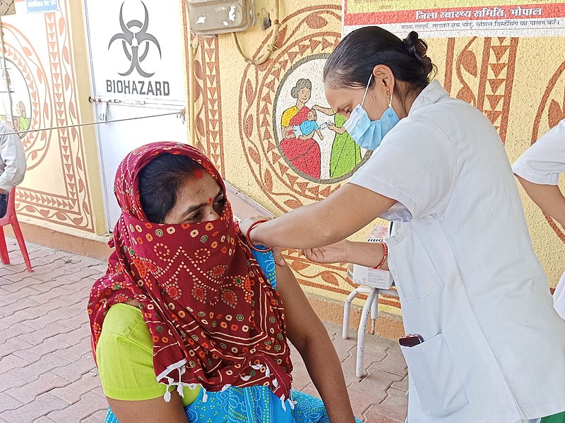 File:Vaccination drive for COVID prevention in Bhopal, India.jpg