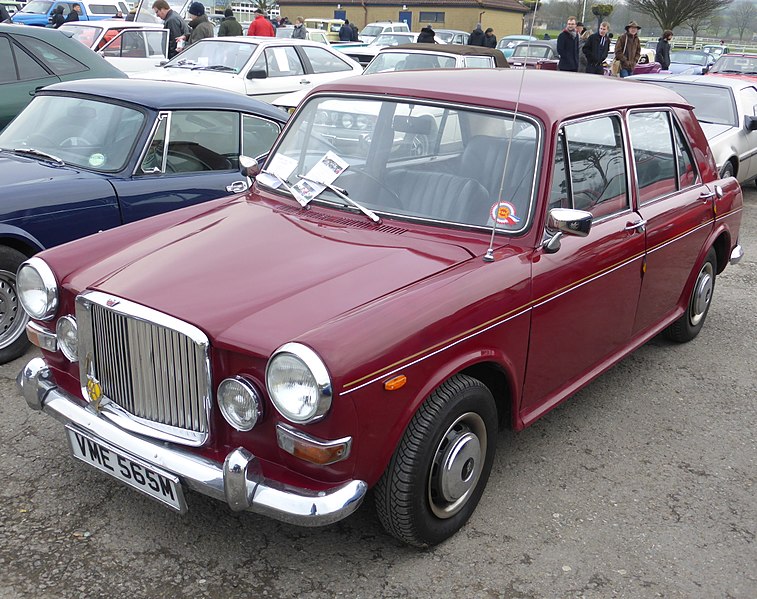 File:Vanden-Plas Princess 1300 (1974) (32253232063).jpg