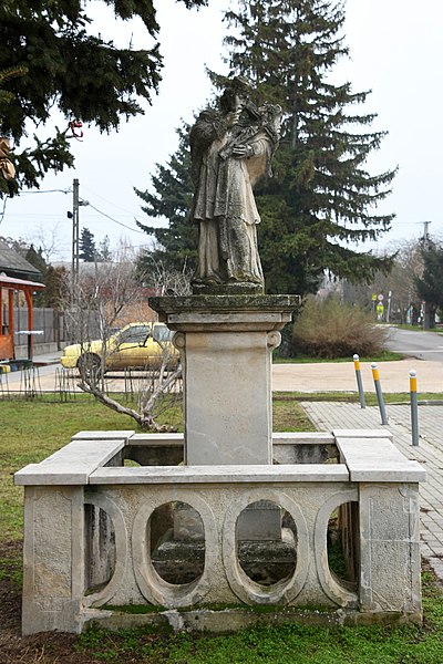 File:Velence, Nepomuki Szent János-szobor 2020 06.jpg