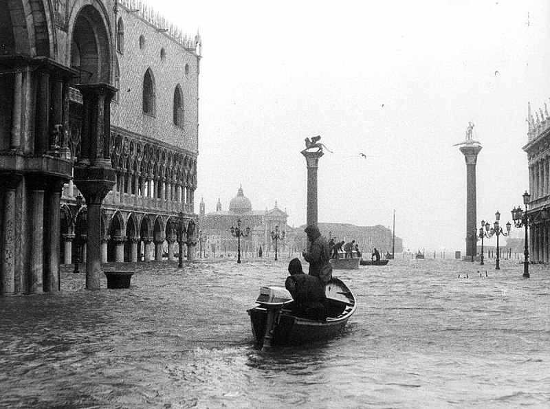 File:Venezia Acqua Alta 4 novembre 1966.jpg