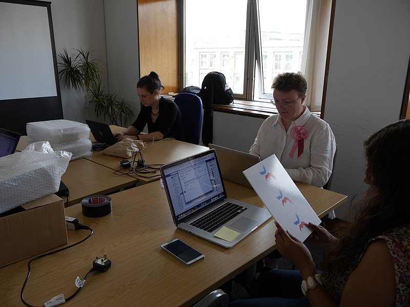 File:Volunteers working at WMUK.jpg