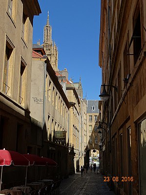 Metz: Geografia fisica, Origini del nome, Storia