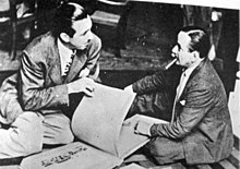 Walt Disney durante la produzione di Saludos Amigos in Argentina con il disegnatore Molina Campos