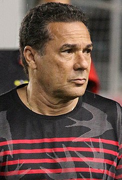 Wanderlei Luxemburg, trenér Sport Recife (35384381641) (oříznuto).jpg